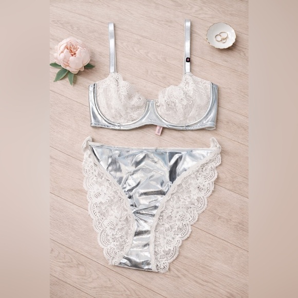 Victoria's Secret Other - Victoria secret two piece bra panties set NEW size Large and 32DDD bra lace